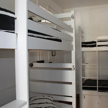 Surf In Chiado Hostel Lissabon