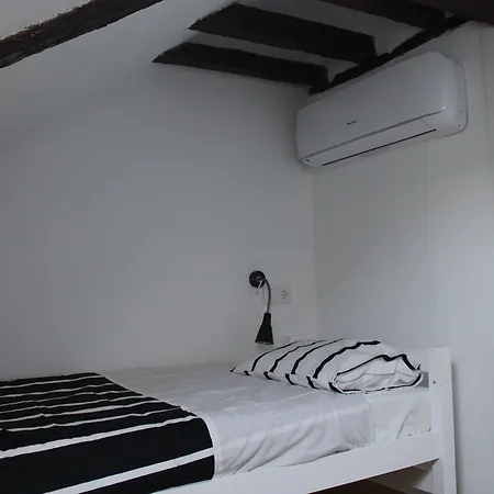 Surf In Chiado Hostel Lissabon