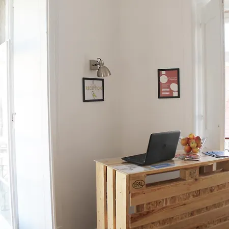 Surf In Chiado Hostel Lisboa