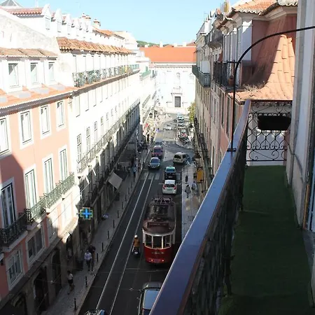 Surf In Chiado Hostel