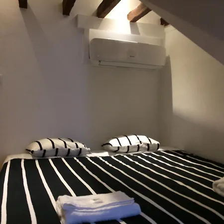 Hostel Surf In Chiado *